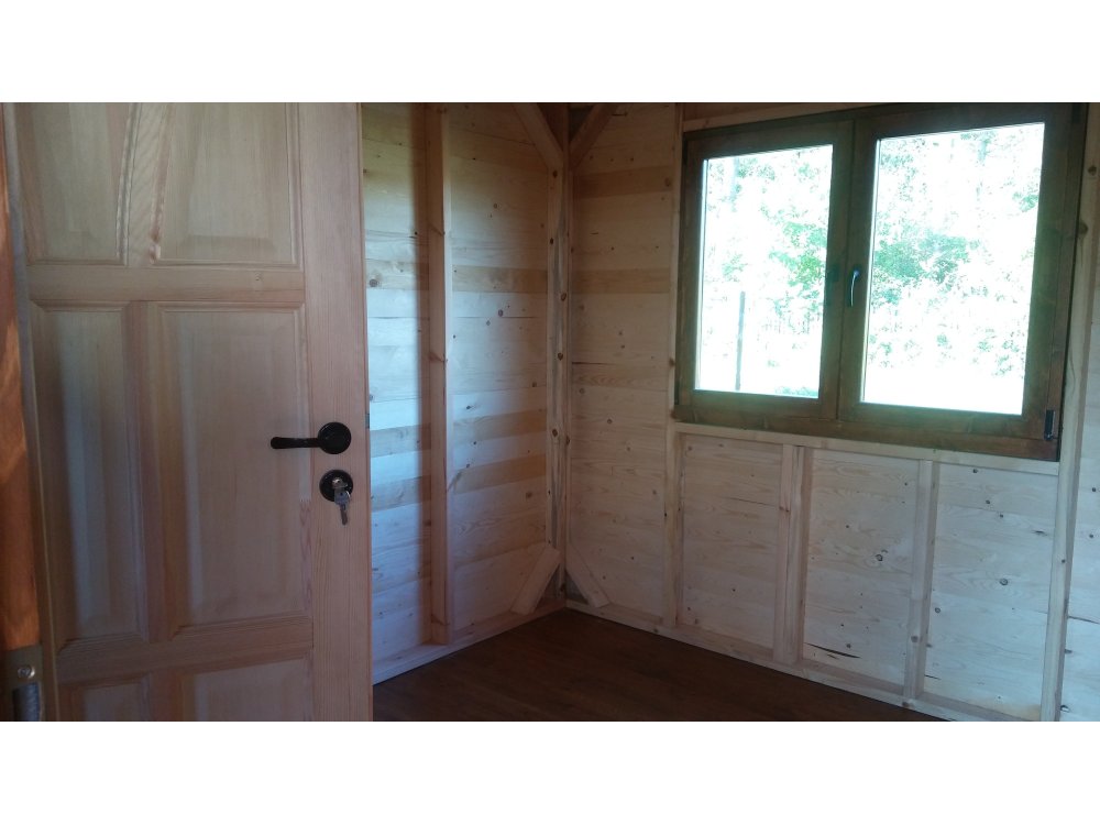 Kļavu koka māja 15–25 m²