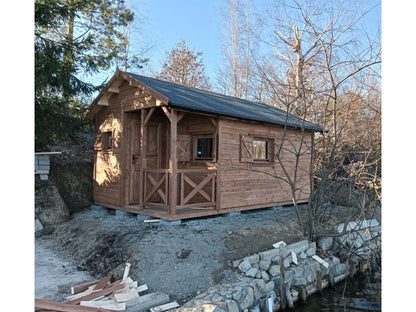 Kļavu koka māja 15–25 m²