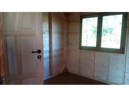 Kļavu koka māja 15–25 m²
